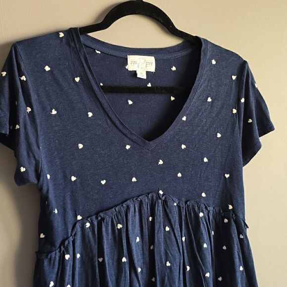 Jun & Ivy Navy Blue with White Hearts Loose Fit Flowy V-Neck Chic Boho Blouse  - Picture 2 of 9